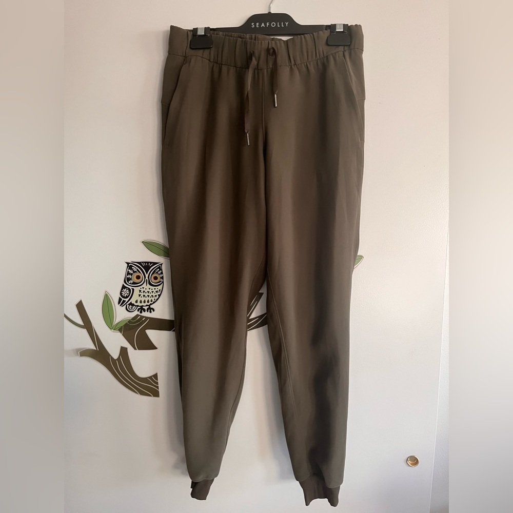Lululemon On the Fly Jogger